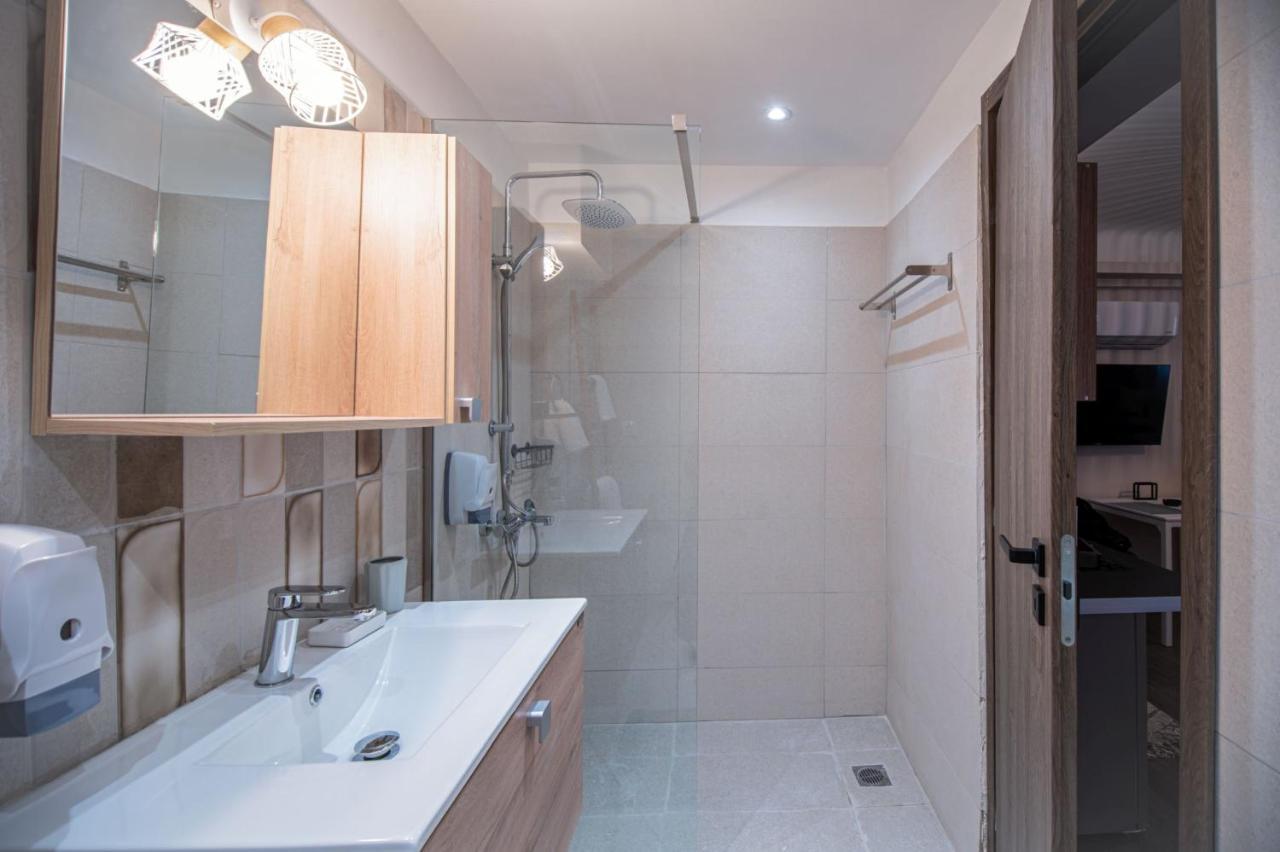 Niki Athens Suites - Cosy Suite In The Historical Center Of Atina Dış mekan fotoğraf